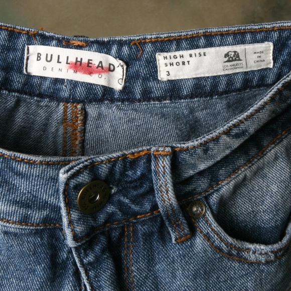 Bullhead High Rise Distressed Shorts Med Wash Sz3. - Picture 6 of 7